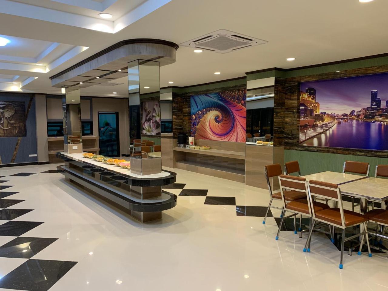 โรงแรมมาลินี Surin Exterior photo