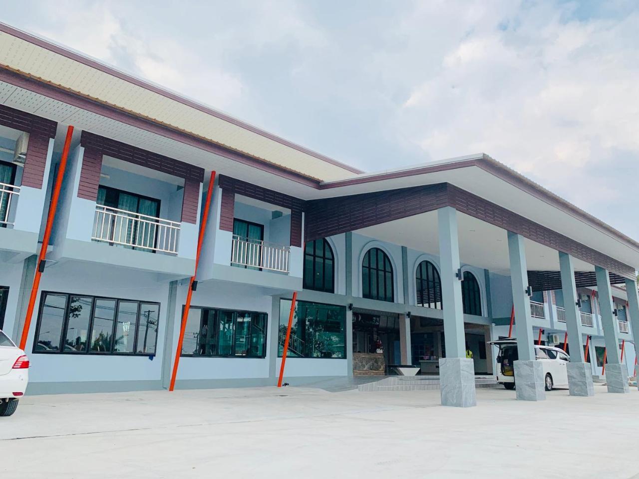 โรงแรมมาลินี Surin Exterior photo