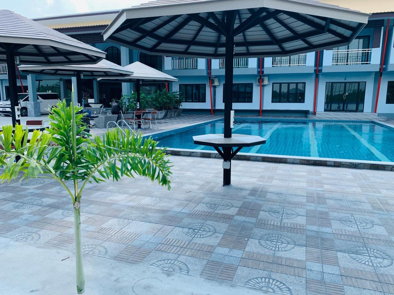 โรงแรมมาลินี Surin Exterior photo
